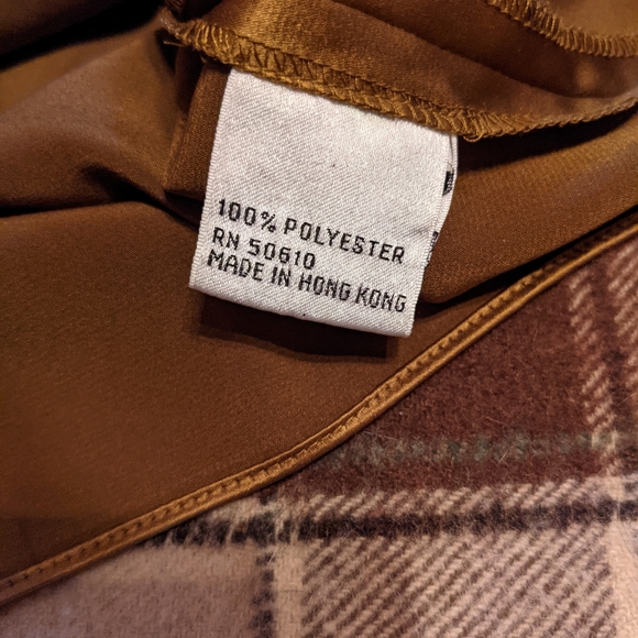 Stunning 80s Nipon skirt suit w/matching satin blouse - Picture 15 of 16